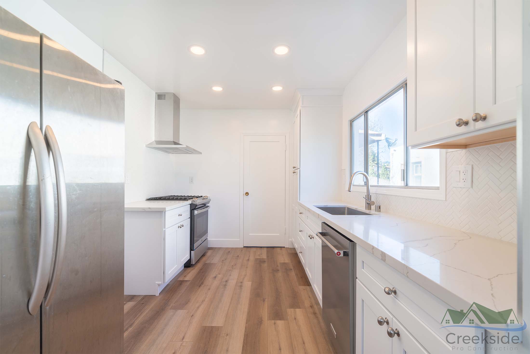 Contemporary Kitchen Renovation on Cedar Drive